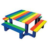 Table bancs multicolore