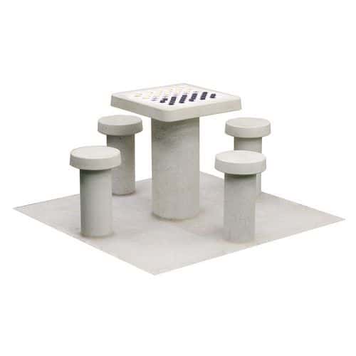 Table de jeu de dames et tabourets 4 personnes béton